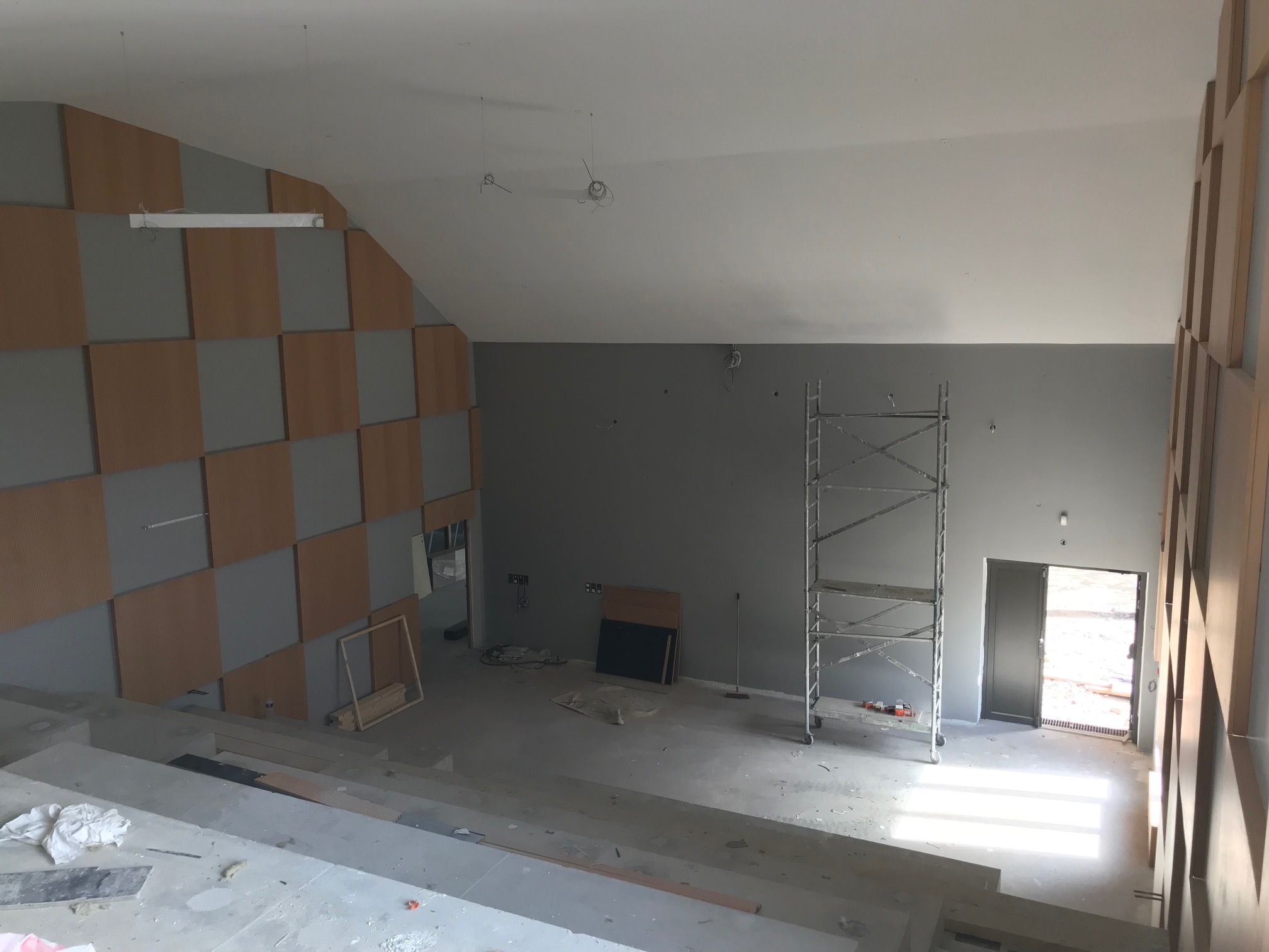 Plafond acoustique amphithéâtre